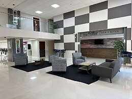 hom hotel + suites, Trademark Collection by Wyndham