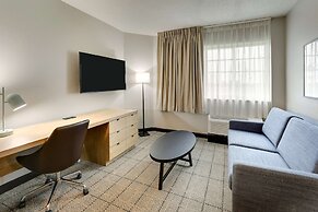Sonesta Simply Suites Miami Airport Doral
