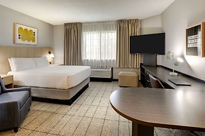 Sonesta Simply Suites Miami Airport Doral