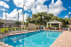 Sonesta Simply Suites Miami Airport Doral