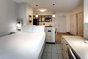 Sonesta Simply Suites Miami Airport Doral