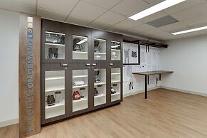 Sonesta Simply Suites Miami Airport Doral