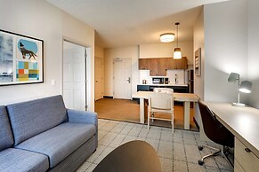 Sonesta Simply Suites Miami Airport Doral