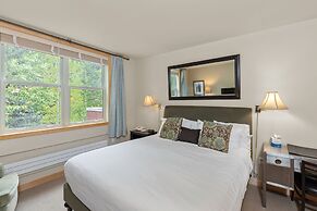 Camel's Garden Hotel