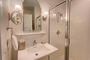 Inn at Bay Harbor, Autograph Collection