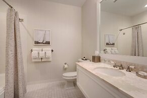 Inn at Bay Harbor, Autograph Collection