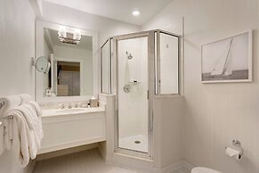 Inn at Bay Harbor, Autograph Collection