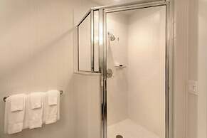 Inn at Bay Harbor, Autograph Collection