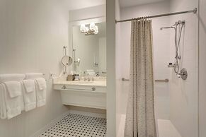 Inn at Bay Harbor, Autograph Collection