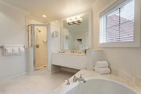 Inn at Bay Harbor, Autograph Collection