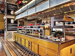 Sofitel Saigon Plaza