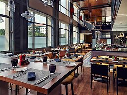 Sofitel Saigon Plaza