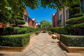 Majestic Old Lion Apartments