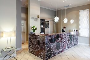 Majestic Old Lion Apartments