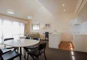 Majestic Old Lion Apartments