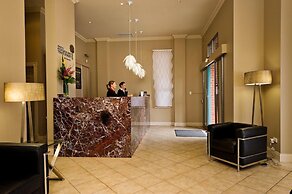 Majestic Old Lion Apartments