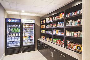 La Quinta Inn & Suites by Wyndham Clearwater South