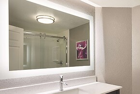La Quinta Inn & Suites by Wyndham Atlanta Perimeter Medical