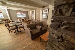 Coast Fort St. John Hotel