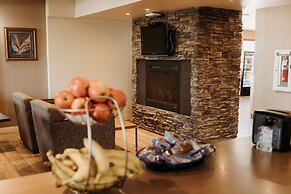 Coast Fort St. John Hotel