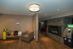 Coast Fort St. John Hotel