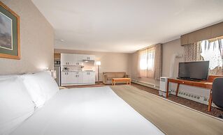 Coast Fort St. John Hotel