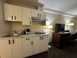 Coast Fort St. John Hotel