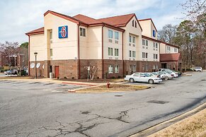 Motel 6 Rocky Mount, NC