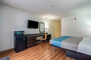 Motel 6 Rocky Mount, NC