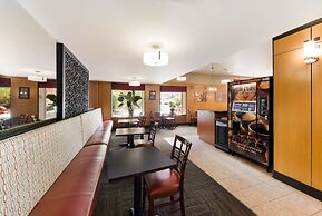 Red Roof Inn PLUS+ Columbus Downtown-Convention Center