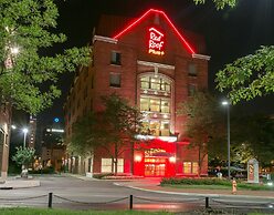Red Roof Inn PLUS+ Columbus Downtown-Convention Center
