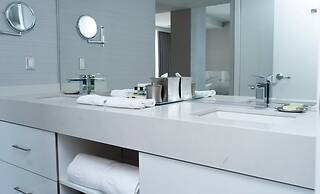 Executive Plaza Hotel Metro Vancouver