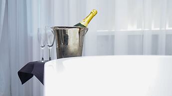 Executive Plaza Hotel Metro Vancouver