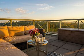 Executive Plaza Hotel Metro Vancouver