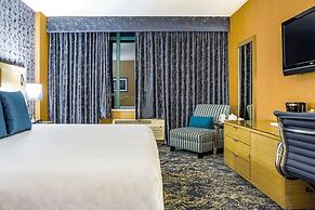 Executive Plaza Hotel Metro Vancouver