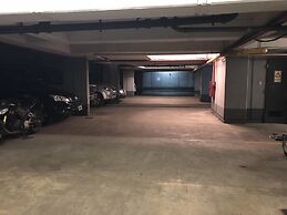 Golf Tower Suites & Apartments