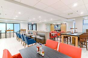 Holiday Inn Express Richmond Airport by IHG