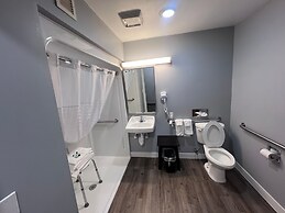 American Inn and Suites Ionia