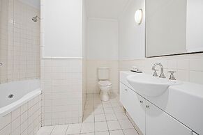 Comfort Hotel Melbourne Central