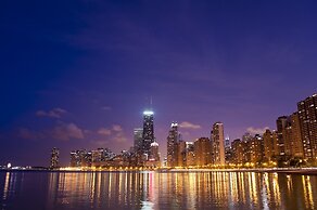 Holiday Inn & Suites Chicago - Downtown by IHG