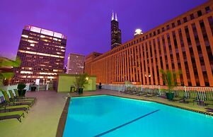 Holiday Inn & Suites Chicago - Downtown by IHG