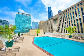 Holiday Inn & Suites Chicago - Downtown by IHG