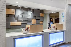 Holiday Inn Express Hotel & Suites Chicago-Midway Airport by IHG