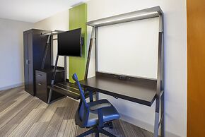 Holiday Inn Express Hotel & Suites Chicago-Midway Airport by IHG