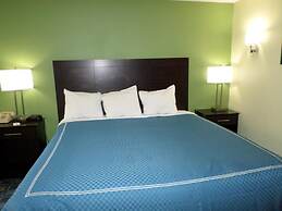 Travelodge by Wyndham Cleveland Lakewood