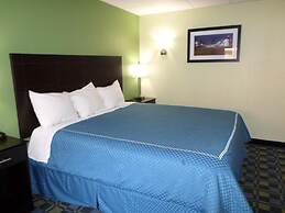 Travelodge by Wyndham Cleveland Lakewood