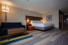 Holiday Inn Express & Suites Atlanta N-Perimeter Mall Area