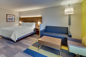 Holiday Inn Express & Suites Atlanta N-Perimeter Mall Area by IHG