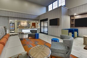 Holiday Inn Express & Suites Atlanta N-Perimeter Mall Area by IHG