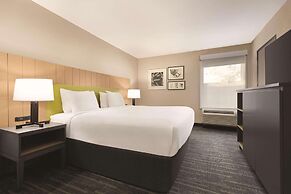 Country Inn & Suites by Radisson, Dunn, NC